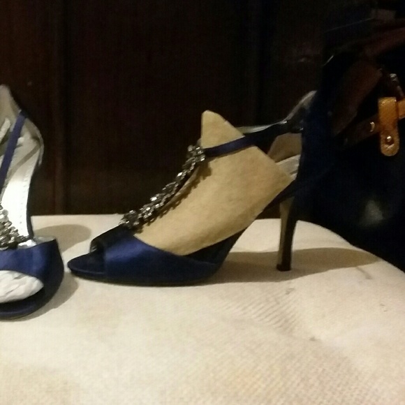 ADRIANNE VITTADINI Navy Rhinestone T-strap Shoe - Picture 2 of 7